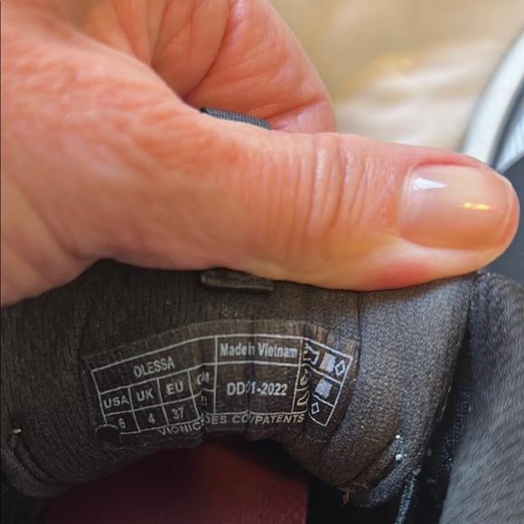 Vionic Women’s  Black and White Athletic Shoes - Picture 2 of 8